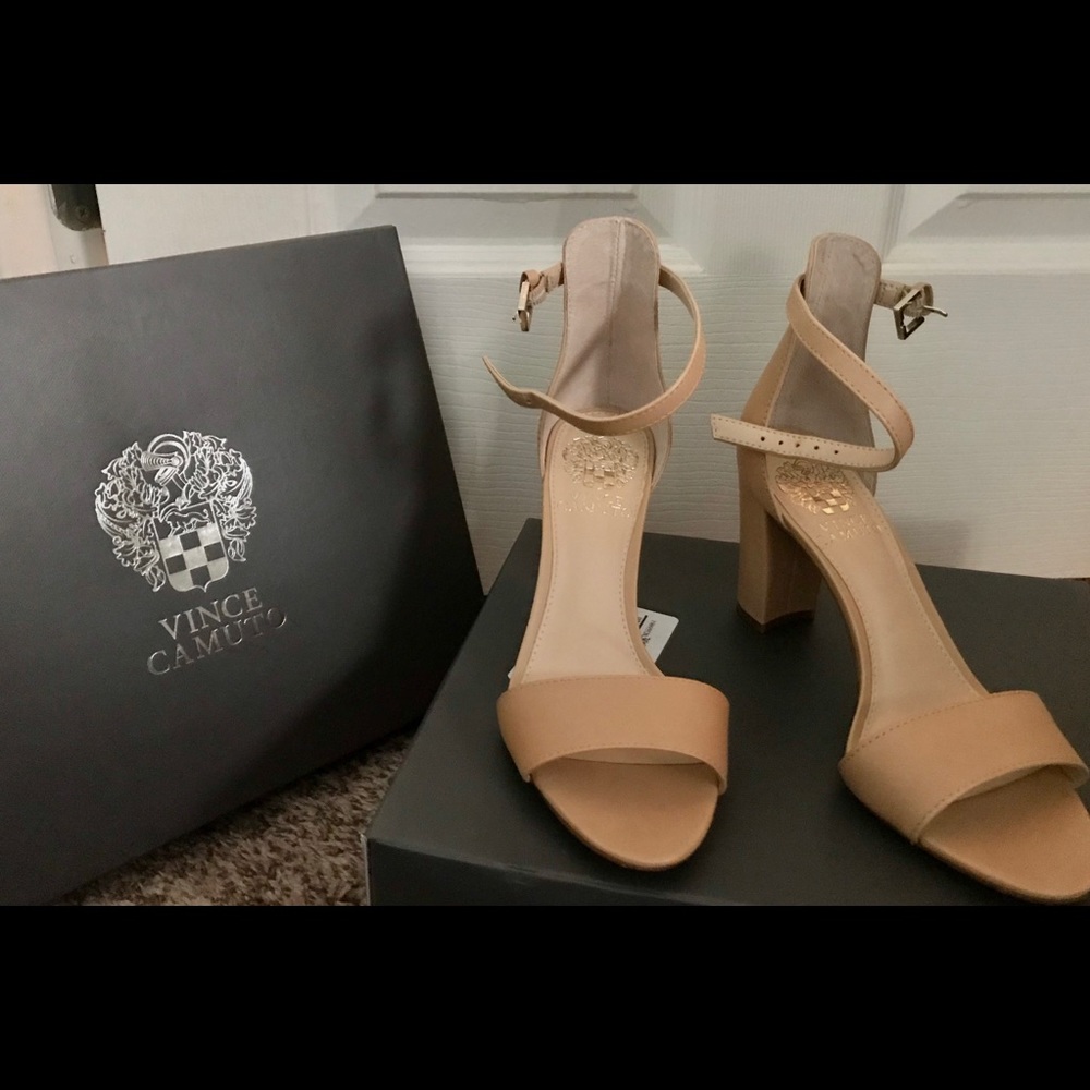 Vince Camuto nude sandals